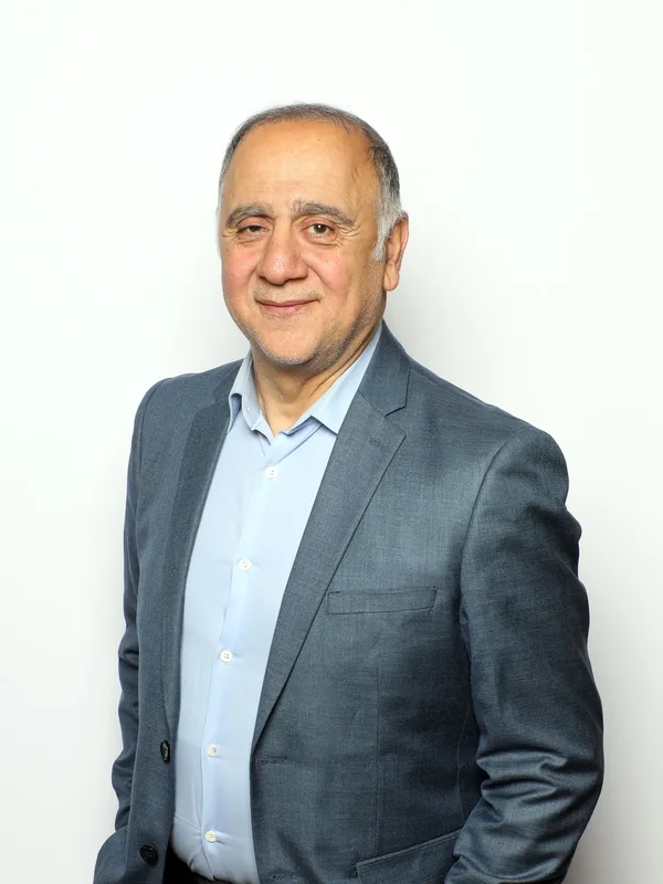 Portrait d'Hervé Debbah, fondateur et président d'AI-COMPANY
